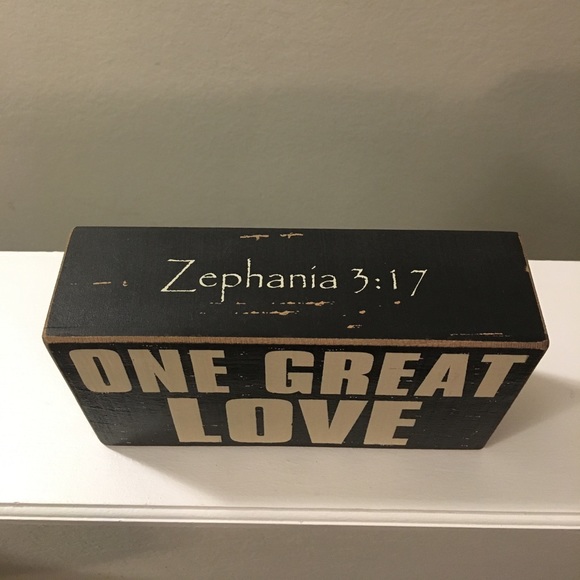 Wooden Block Decor - Picture 2 of 5